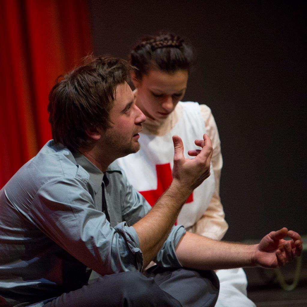 Ikarus napolnil dvorano v Postojni